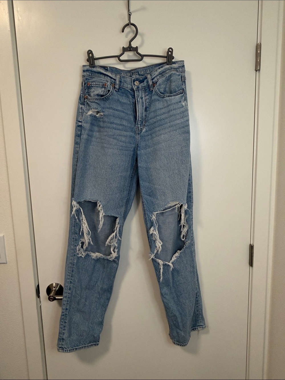 American Eagle Outfitters Light Blue Ripped Boyfriend Jeans